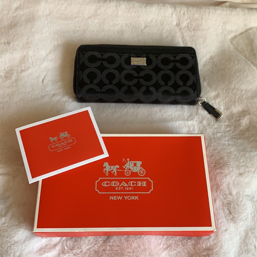 COPY - Beautiful brand new new with box black Coach Wallet